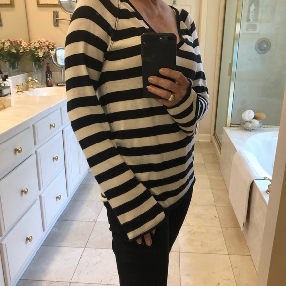 FREE with purchase: Sweater, V neck, blk & white stripe, Sz L - Picture 5 of 8
